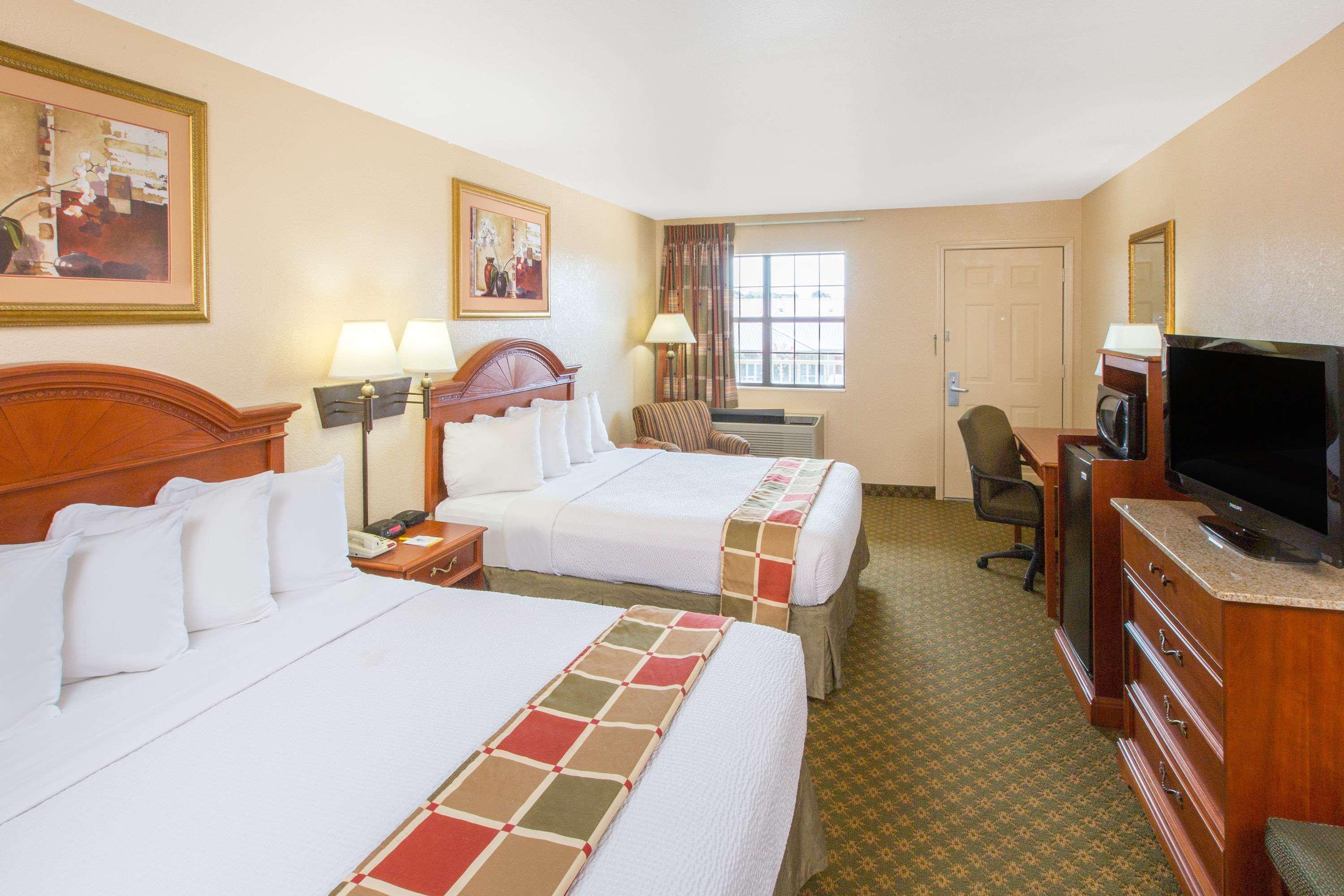 Days Inn By Wyndham Lonoke Екстериор снимка