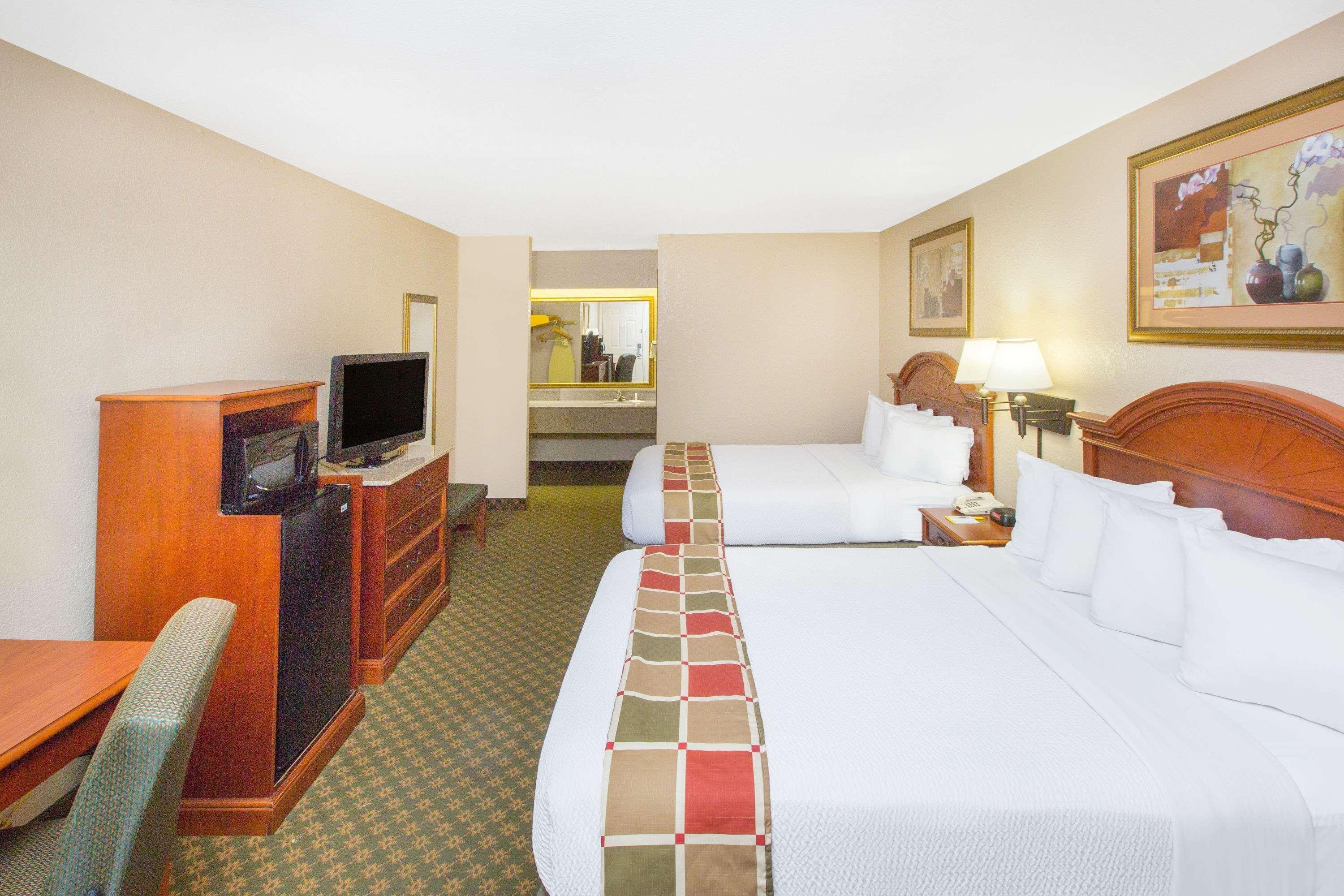 Days Inn By Wyndham Lonoke Екстериор снимка