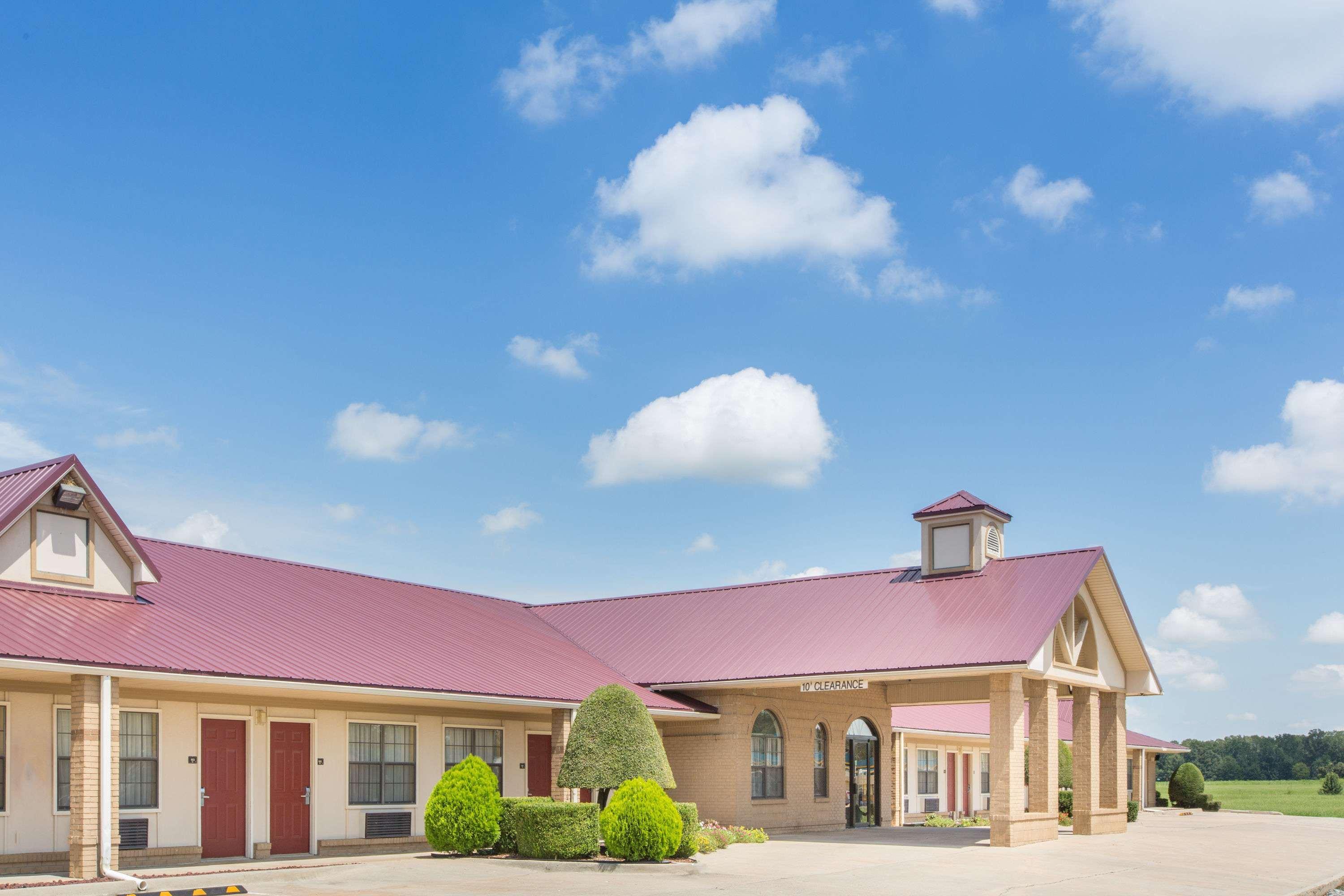Days Inn By Wyndham Lonoke Екстериор снимка