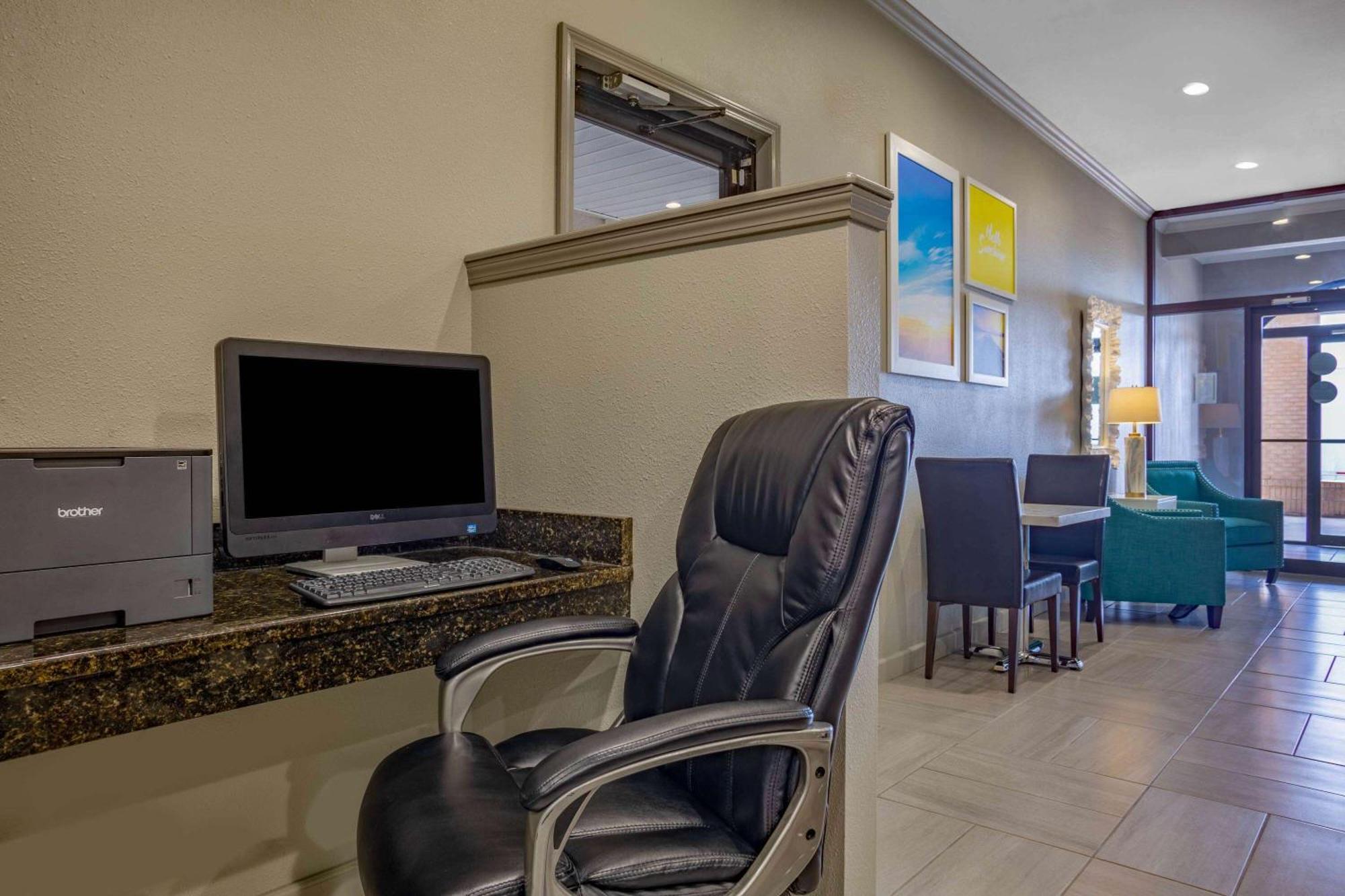 Days Inn By Wyndham Lonoke Екстериор снимка