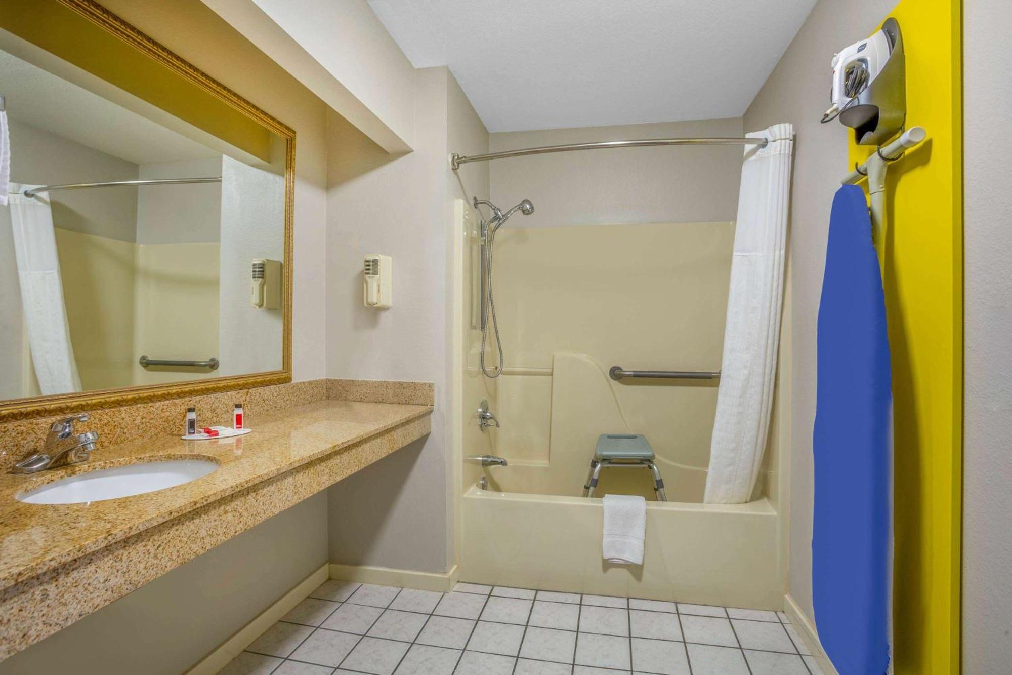 Days Inn By Wyndham Lonoke Екстериор снимка