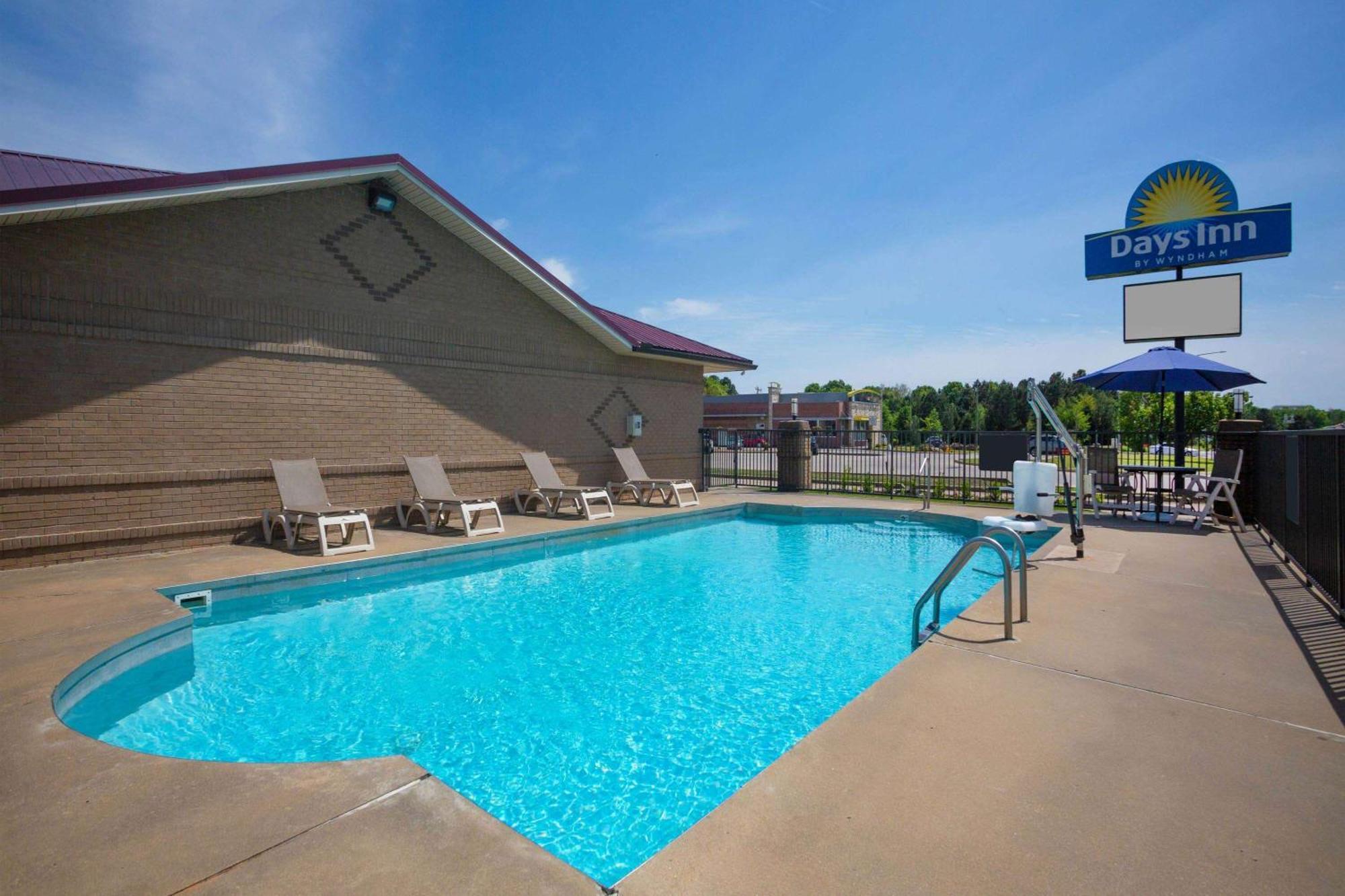 Days Inn By Wyndham Lonoke Екстериор снимка