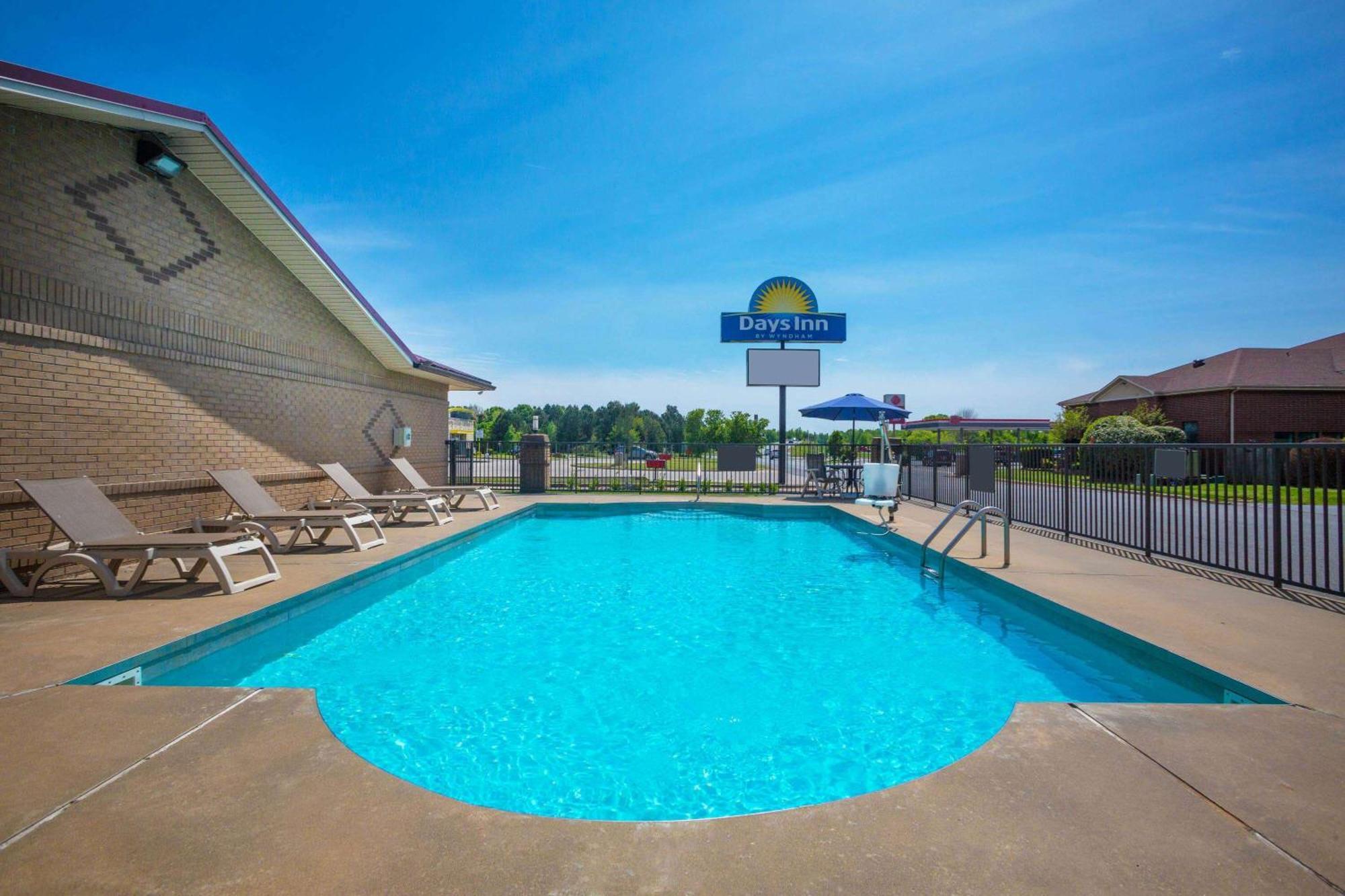 Days Inn By Wyndham Lonoke Екстериор снимка
